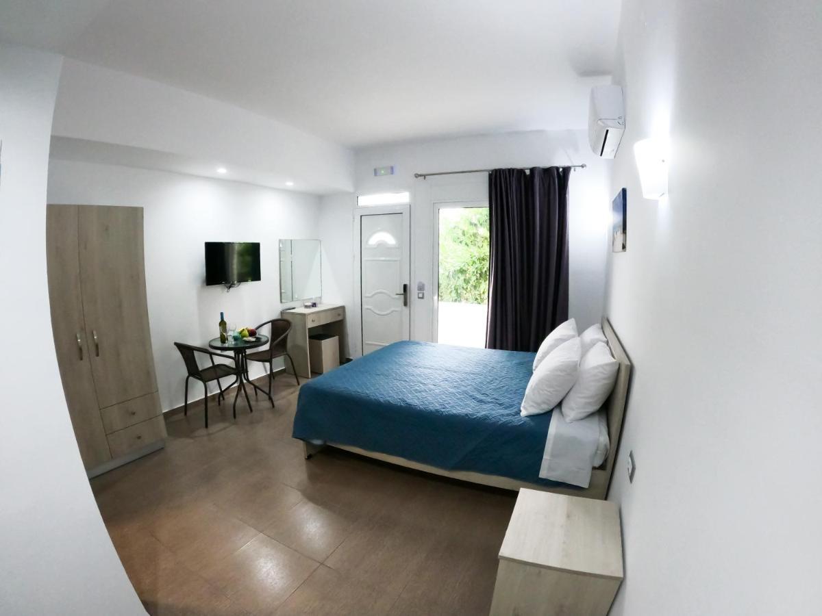Red Hibiscus Stegna Guest House Archangelos  Exterior photo