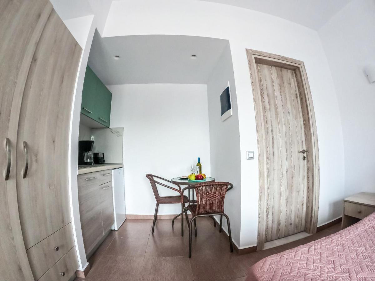 Red Hibiscus Stegna Guest House Archangelos  Exterior photo