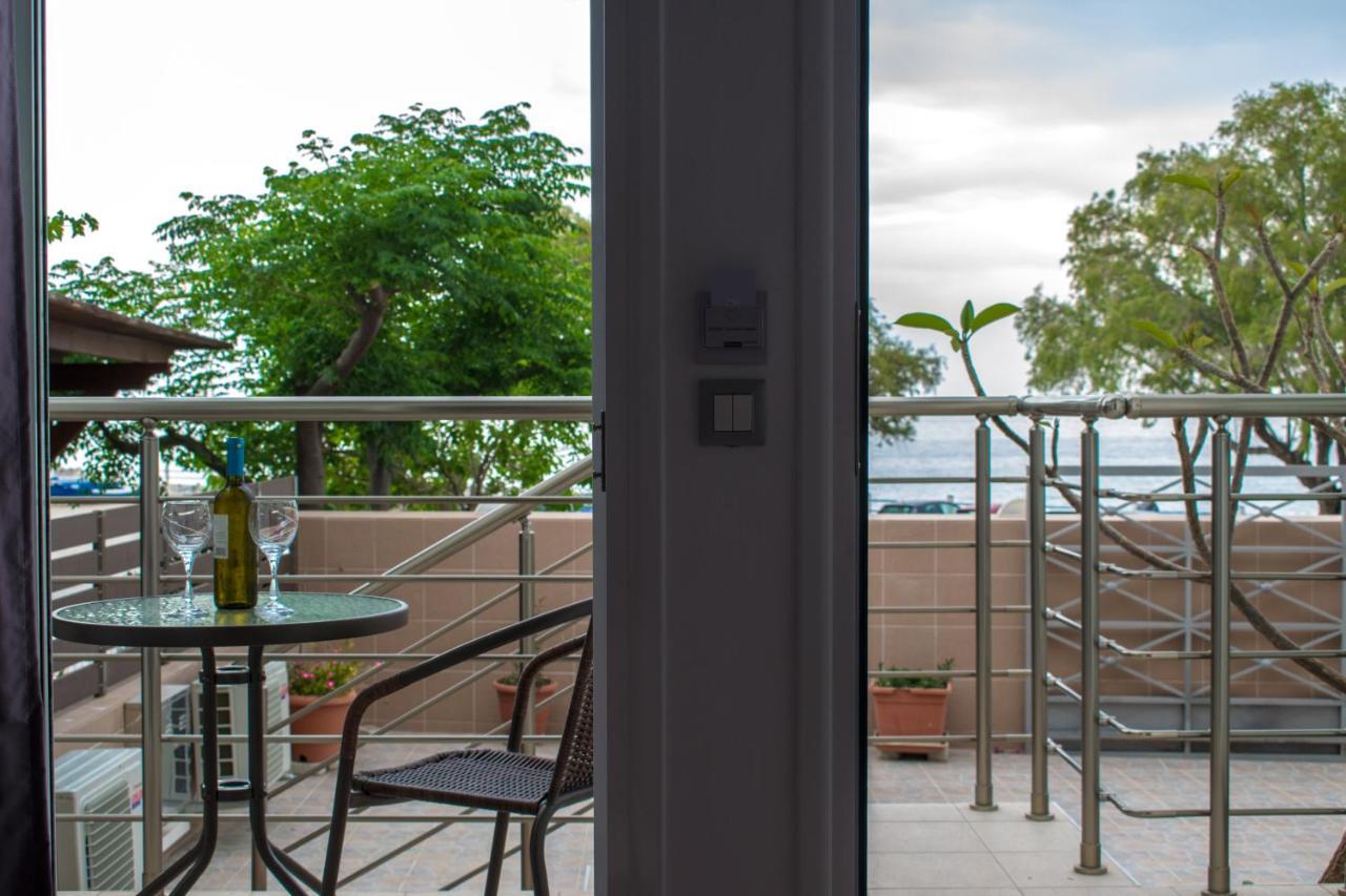Red Hibiscus Stegna Guest House Archangelos  Exterior photo