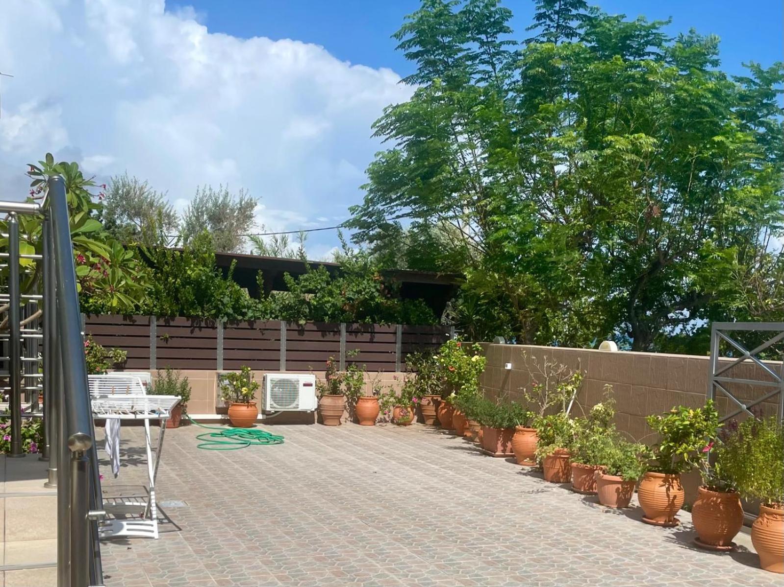 Red Hibiscus Stegna Guest House Archangelos  Exterior photo